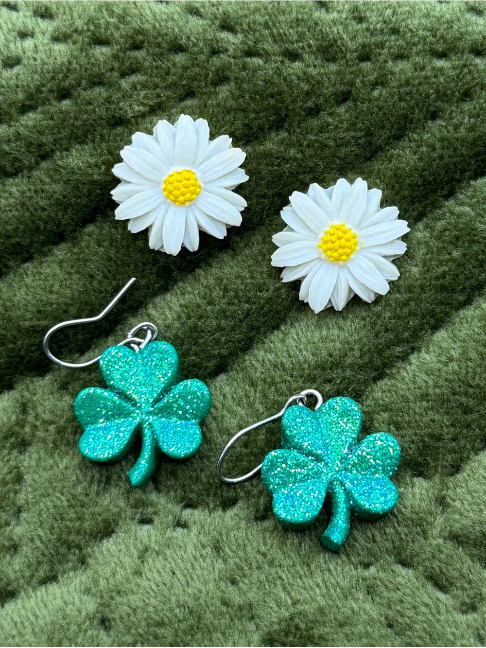 Vintage Green Glitter Shamrock Dangle Earrings with White Daisy Studs